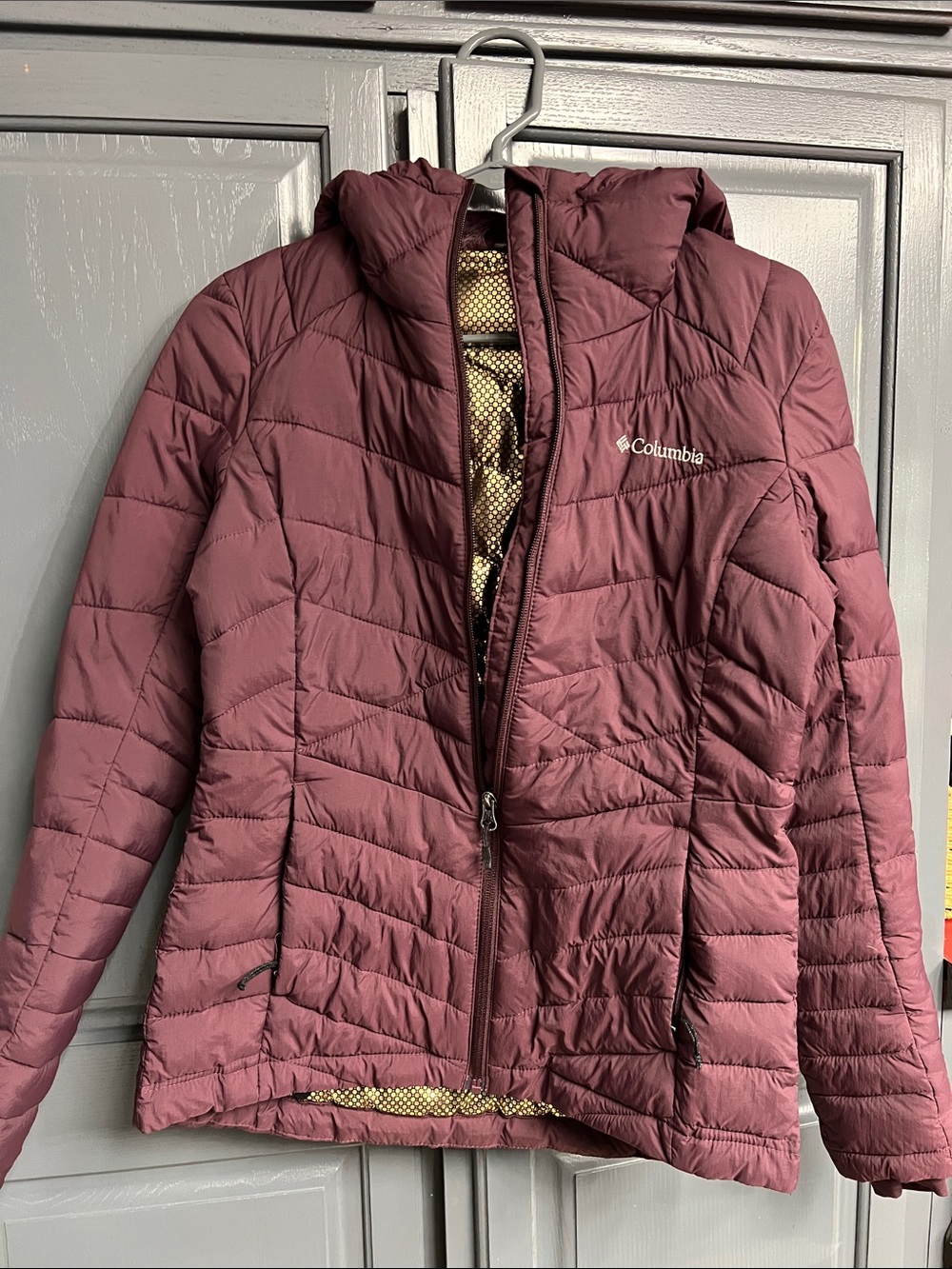Columbia Women's Burgundy Hooded Puffer Jacket